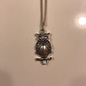 NWOT Tags Owls Necklace!